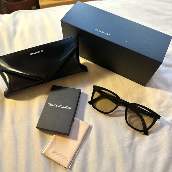 **SOLD** GENTLE MONSTER LILIT-01(BR) Sunglasses - Picture 1 of 6